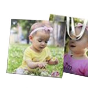 Libreto 23x23cm de 16 páginas con bolsa personalizada